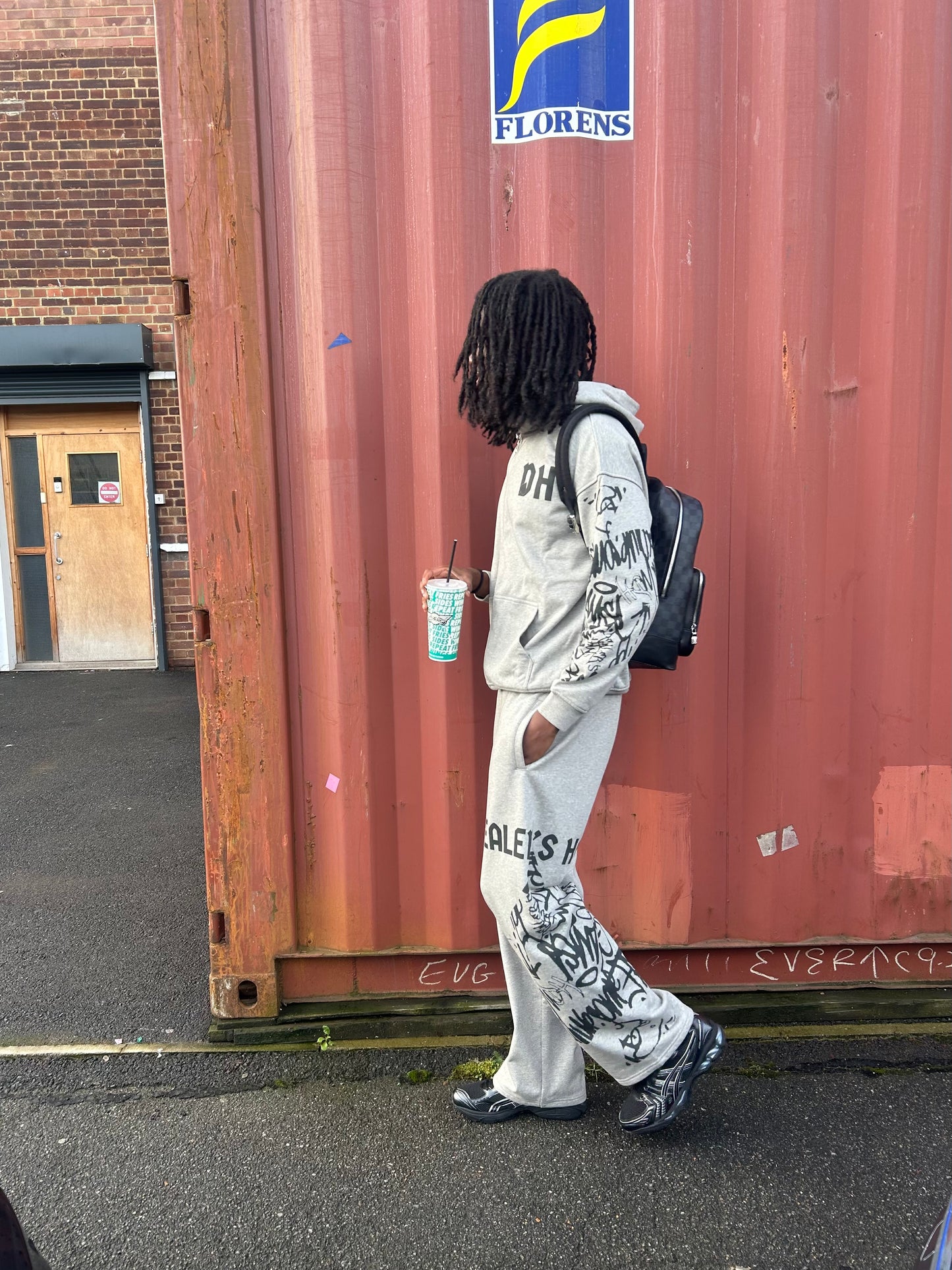 Graffito Tracky